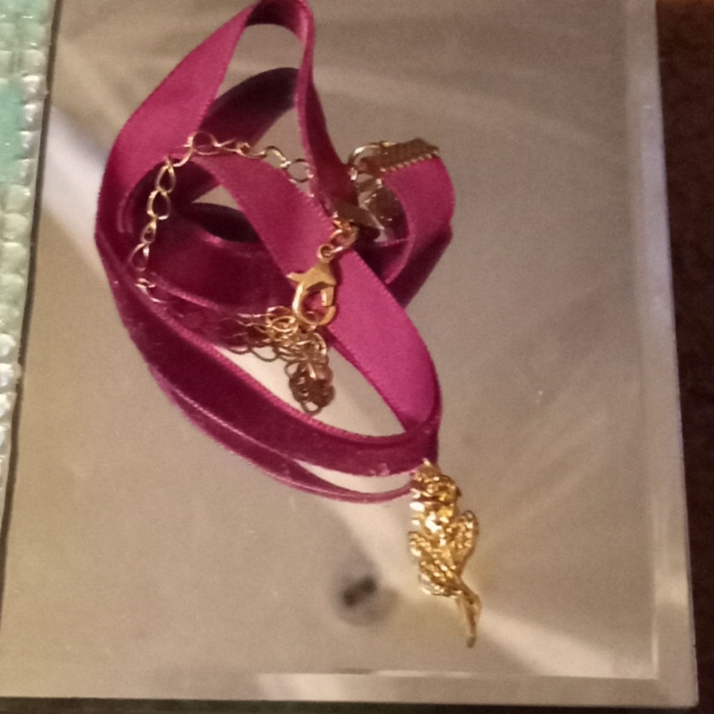 Choker necklace